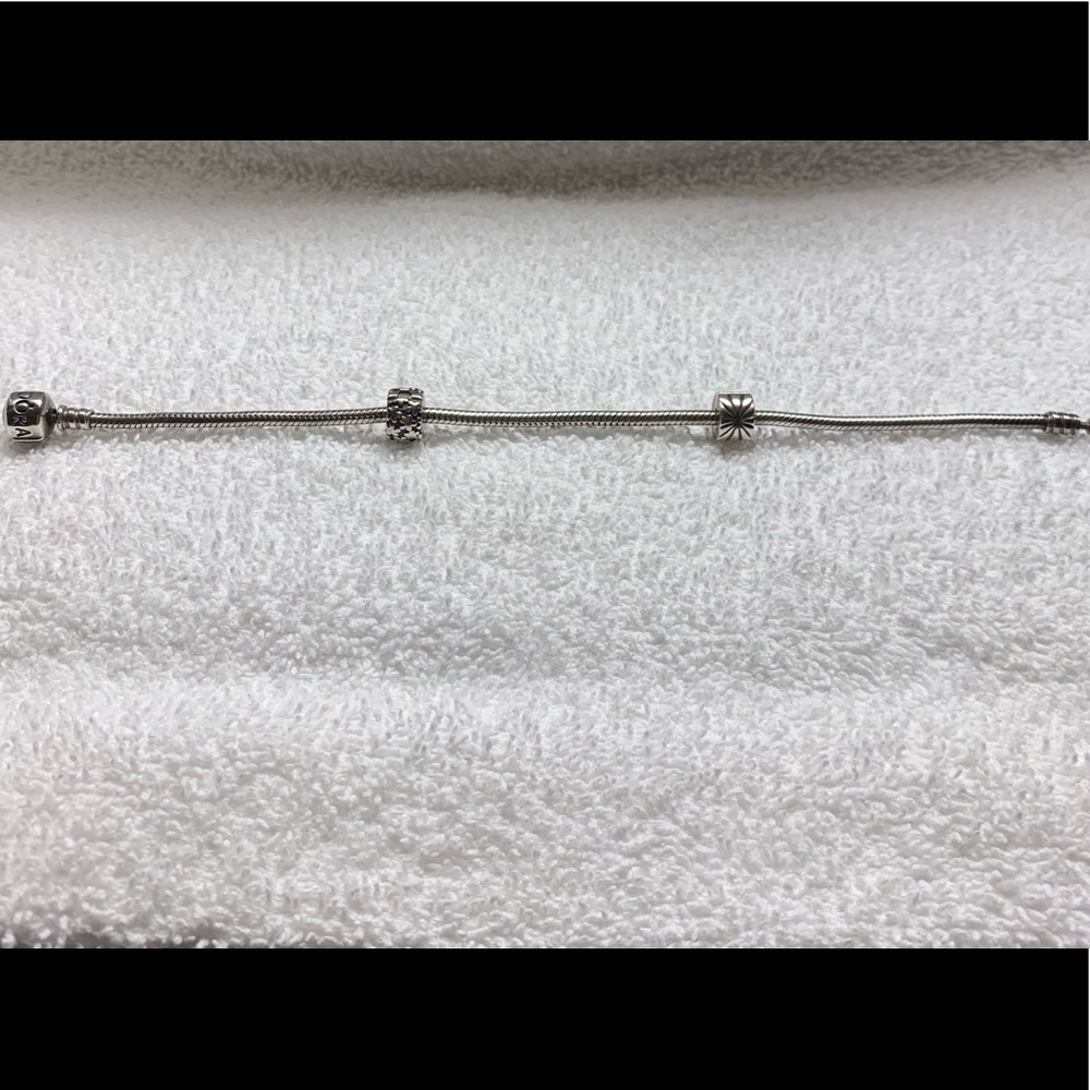 Pandora bracelet with spacers